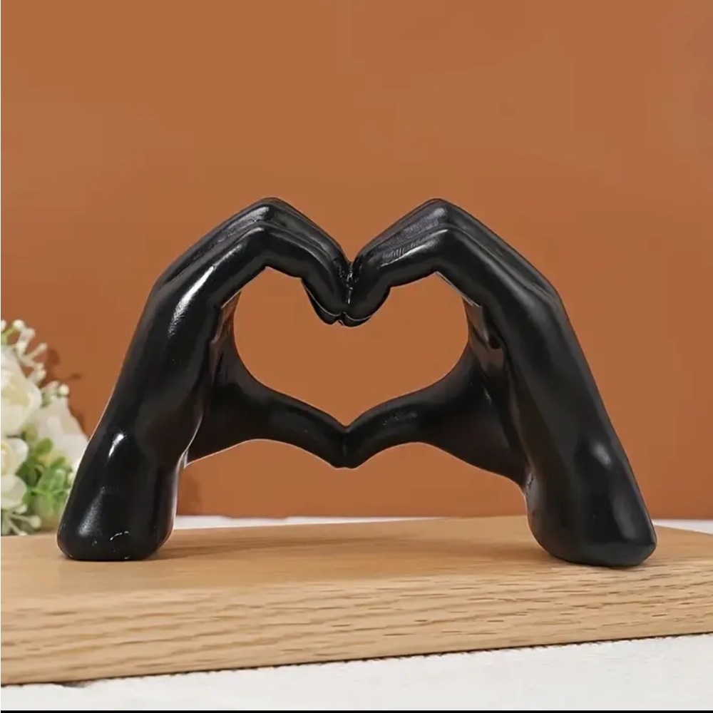 Taylor Swift Hand Hearts Black Ceramic Statue Knick Knack Merch 5in x 3in NEW